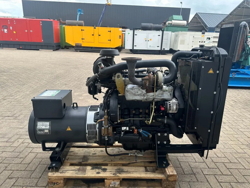 JCB 448 TWGA - 60 Mecc Alte Spa 82.5 kVA generatorset as New ! - Stromgenerator: das Bild 2 JCB 448 TWGA - 60 Mecc Alte Spa 82.5 kVA generatorset as New ! - Stromgenerator: das Bild 2
