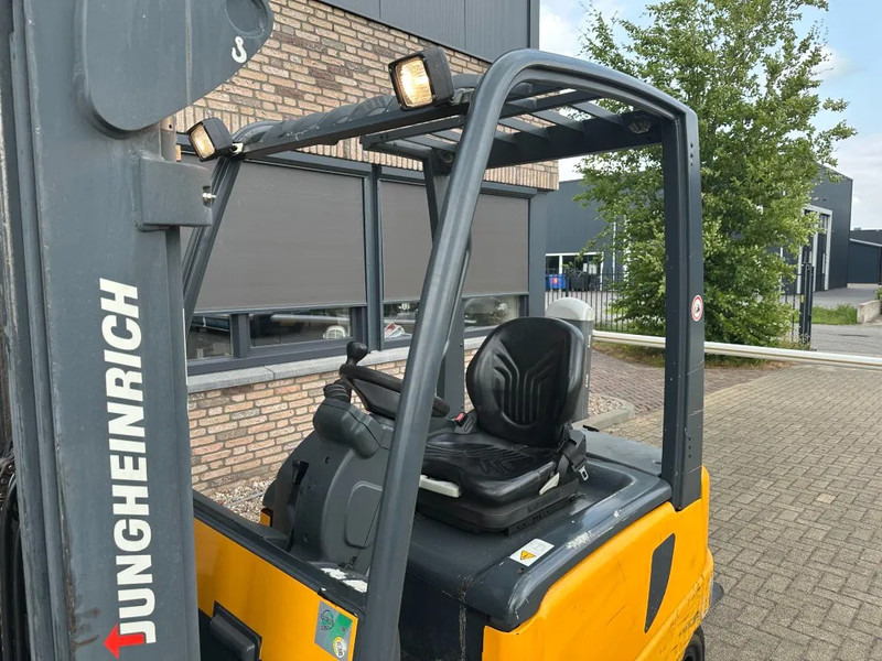 Jungheinrich EFG 425 k-470DZ/SP 2.5 ton Triplex Freelift Sideshift Elektra Heftruck Accu 2016 - Elektrostapler: das Bild 5 Jungheinrich EFG 425 k-470DZ/SP 2.5 ton Triplex Freelift Sideshift Elektra Heftruck Accu 2016 - Elektrostapler: das Bild 5