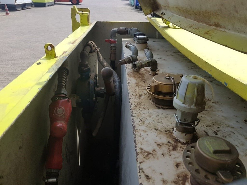 Lagertank Kiwa IBC Steenbergen 2000 liter Kiwa IBC Dieseltank met handpomp: das Bild 13 Lagertank Kiwa IBC Steenbergen 2000 liter Kiwa IBC Dieseltank met handpomp: das Bild 13