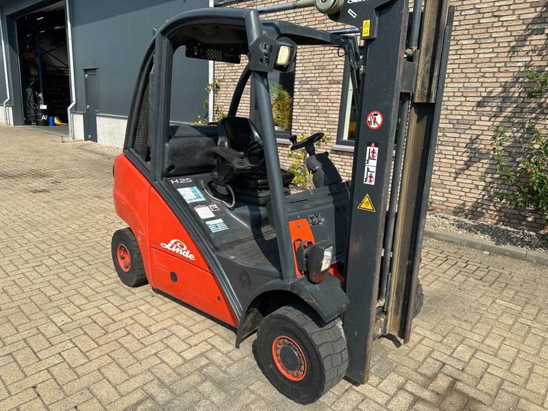 Treibgasstapler Linde H25T 2.5 ton Triplex Freelift Sideshift LPG Heftruck: das Bild 20