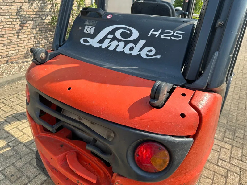 Treibgasstapler Linde H25T 2.5 ton Triplex Freelift Sideshift LPG Heftruck: das Bild 12