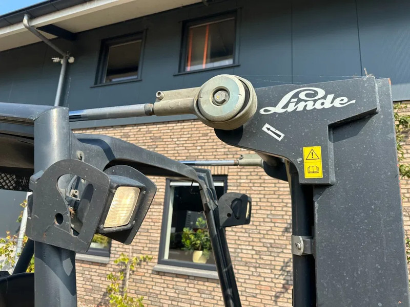 Treibgasstapler Linde H25T 2.5 ton Triplex Freelift Sideshift LPG Heftruck: das Bild 8