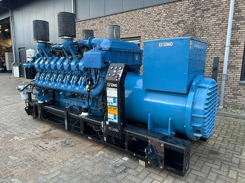 MTU 16V 4000 G61 SDMO XS 2000 Leroy Somer 2000 kVA generatorset - Stromgenerator: das Bild 4 MTU 16V 4000 G61 SDMO XS 2000 Leroy Somer 2000 kVA generatorset - Stromgenerator: das Bild 4