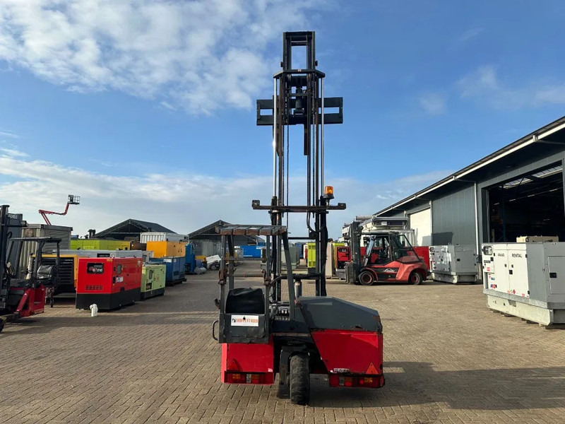 Moffett M4 20.1 Kubota Diesel Kooiaap 2 ton Duplex Sideshift Meeneemheftruck - Mitnahmestapler: das Bild 3 Moffett M4 20.1 Kubota Diesel Kooiaap 2 ton Duplex Sideshift Meeneemheftruck - Mitnahmestapler: das Bild 3