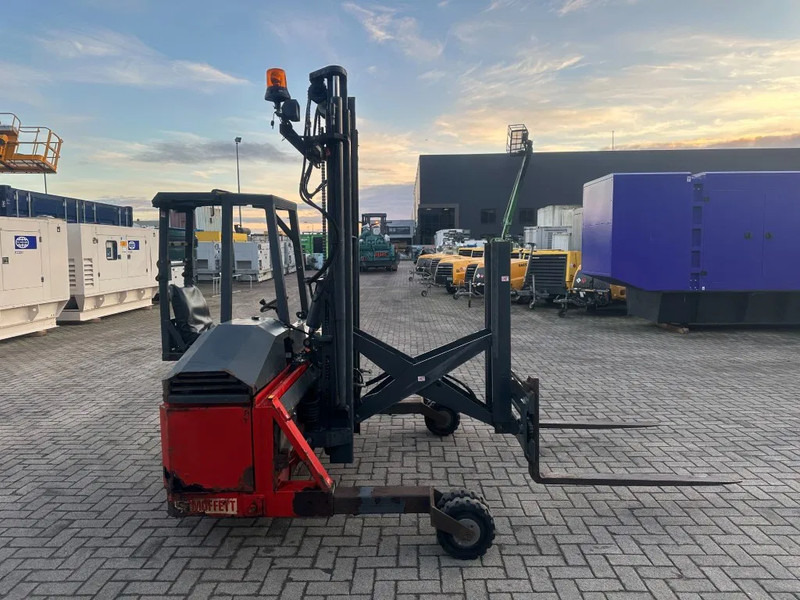 Moffett M4 20.1 Kubota Diesel Kooiaap 2 ton Sideshift Positioner Meeneemheftruck - Mitnahmestapler: das Bild 2 Moffett M4 20.1 Kubota Diesel Kooiaap 2 ton Sideshift Positioner Meeneemheftruck - Mitnahmestapler: das Bild 2