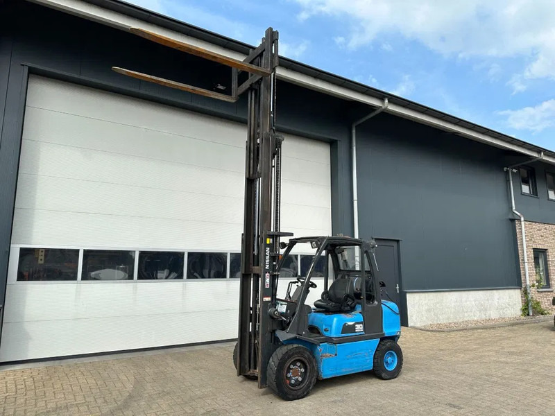 Treibgasstapler Nissan UGD02A30P0 3 ton Triplex Freelift LPG Heftruck: das Bild 19