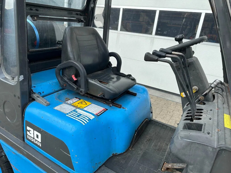 Treibgasstapler Nissan UGD02A30P0 3 ton Triplex Freelift LPG Heftruck: das Bild 10