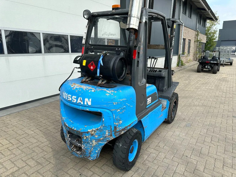 Treibgasstapler Nissan UGD02A30P0 3 ton Triplex Freelift LPG Heftruck: das Bild 9