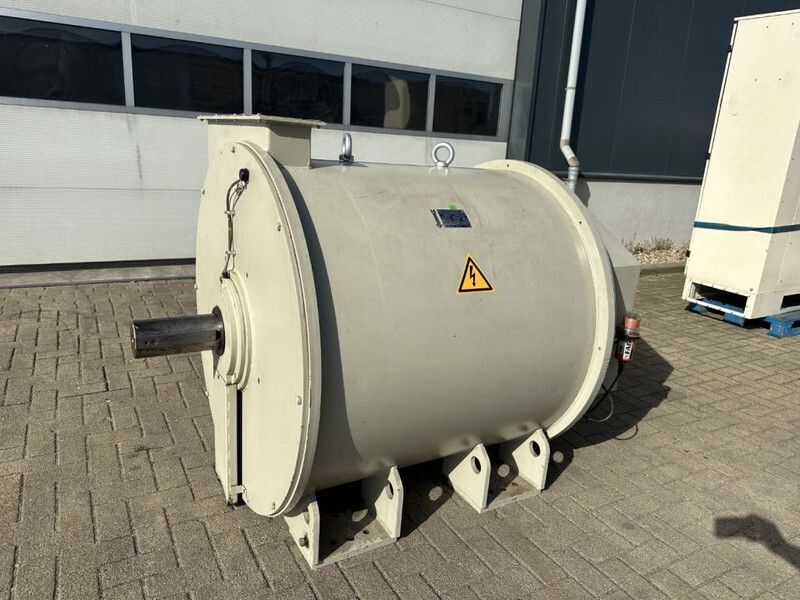 PILLER SG 102.40 Pillar 1750 kVA generatordeel Alternator as New ! 18 test hours ! - Stromgenerator: das Bild 4 PILLER SG 102.40 Pillar 1750 kVA generatordeel Alternator as New ! 18 test hours ! - Stromgenerator: das Bild 4