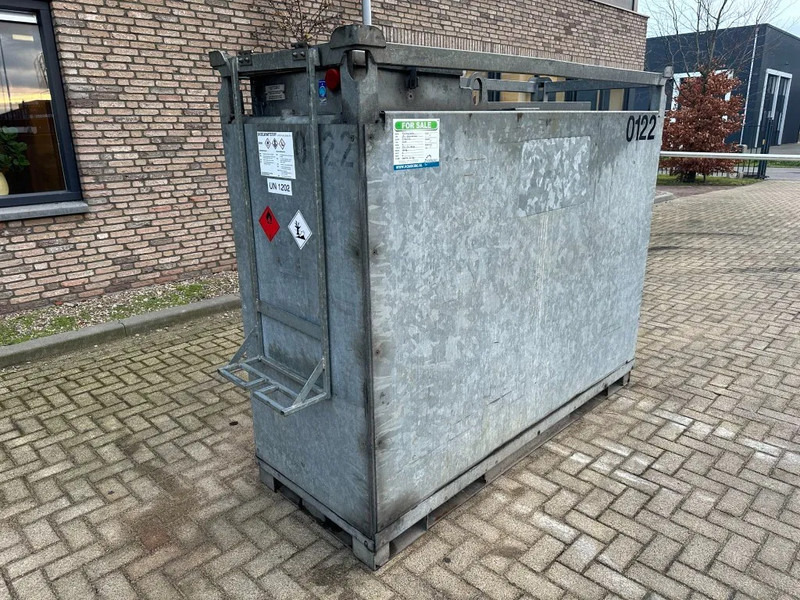 Rietbergwerke 2400 liter gegalvaniseerde dubbelwandige IBC Dieseltank - Seecontainer: das Bild 2 Rietbergwerke 2400 liter gegalvaniseerde dubbelwandige IBC Dieseltank - Seecontainer: das Bild 2