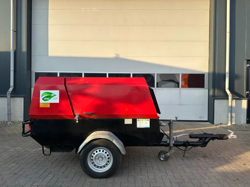 Rotair MDVN 71 AP Perkins 7.1 m3 / min 47 kW 7 Bar Mobiele Diesel Compressor Aanhanger - Luftkompressor: das Bild 2 Rotair MDVN 71 AP Perkins 7.1 m3 / min 47 kW 7 Bar Mobiele Diesel Compressor Aanhanger - Luftkompressor: das Bild 2