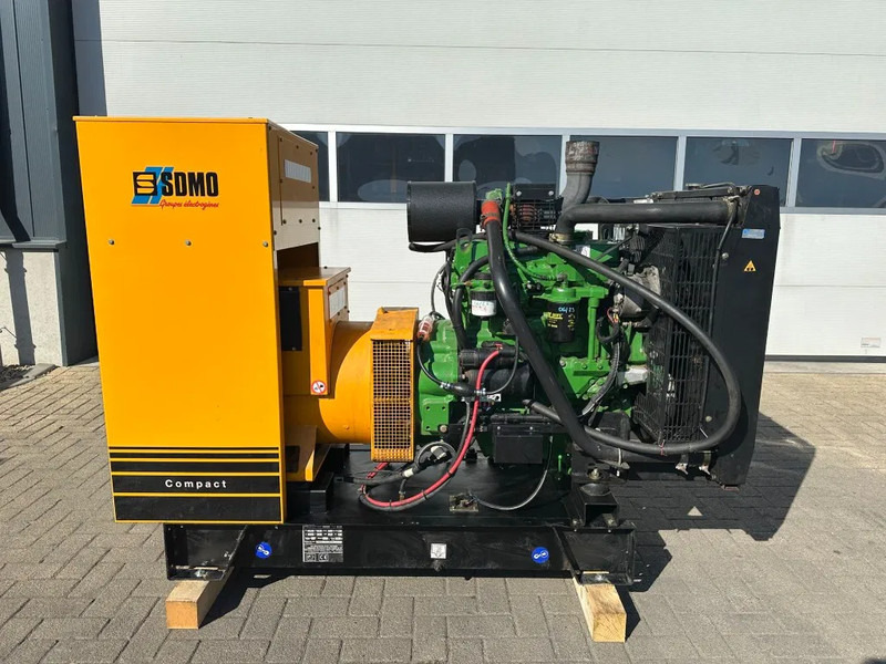 SDMO John Deere Leroy Somer 100 kVA generatorset - Stromgenerator: das Bild 1 SDMO John Deere Leroy Somer 100 kVA generatorset - Stromgenerator: das Bild 1