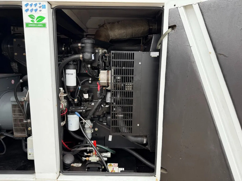 Stromgenerator SDMO R90 C3 John Deere Leroy Somer 90 kVA Silent Rental generatorset: das Bild 14 Stromgenerator SDMO R90 C3 John Deere Leroy Somer 90 kVA Silent Rental generatorset: das Bild 14