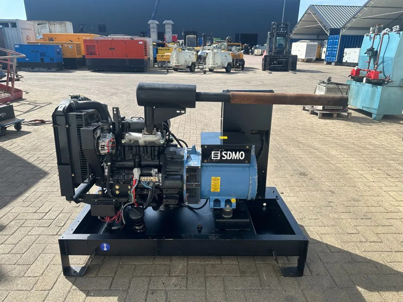SDMO TM11.5KM Mitsubishi Mecc Alte Spa 16 kVA generatorset - Stromgenerator: das Bild 4 SDMO TM11.5KM Mitsubishi Mecc Alte Spa 16 kVA generatorset - Stromgenerator: das Bild 4