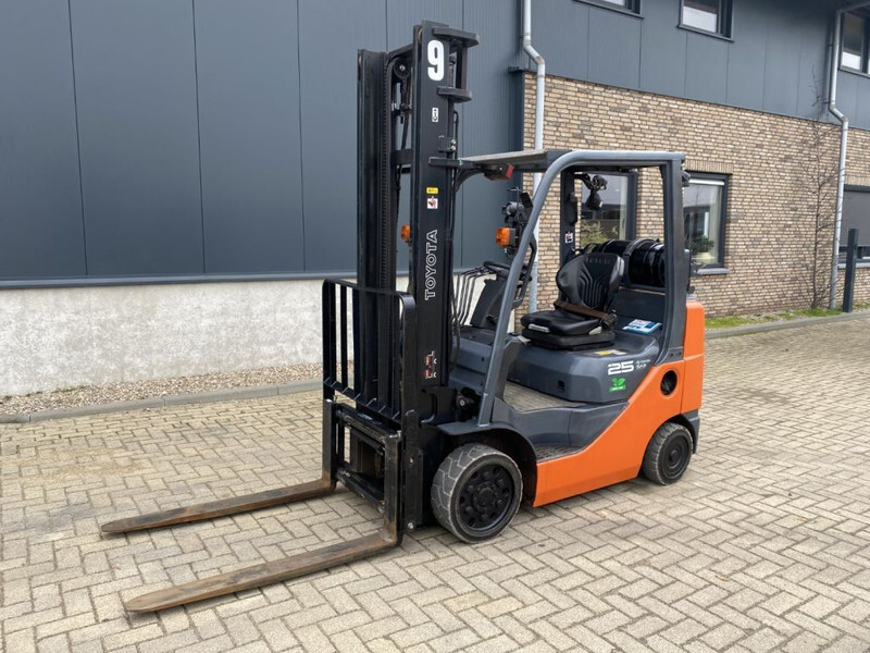 Toyota 8FGCU25 2.5 ton Duplex Sideshift LPG Heftruck - Treibgasstapler: das Bild 3 Toyota 8FGCU25 2.5 ton Duplex Sideshift LPG Heftruck - Treibgasstapler: das Bild 3