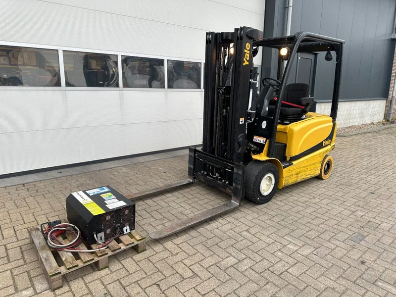 Yale ERP22VL 2.2 ton Triplex Freelift Sideshift Elektra Heftruck Accu 2022 - Elektrostapler: das Bild 4 Yale ERP22VL 2.2 ton Triplex Freelift Sideshift Elektra Heftruck Accu 2022 - Elektrostapler: das Bild 4
