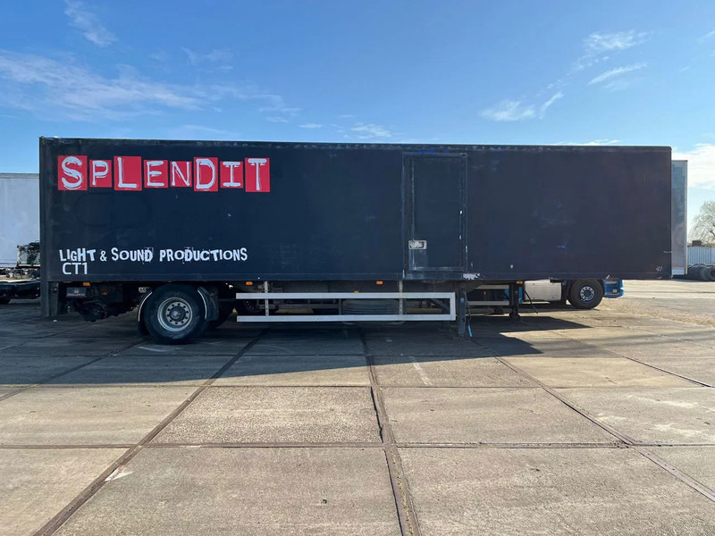 Netam-Fruehauf ONCRK 22110 - Koffer Auflieger: das Bild 4 Netam-Fruehauf ONCRK 22110 - Koffer Auflieger: das Bild 4