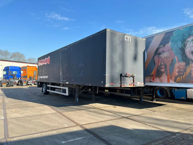 Netam-Fruehauf ONCRK 22110 - Koffer Auflieger: das Bild 1 Netam-Fruehauf ONCRK 22110 - Koffer Auflieger: das Bild 1