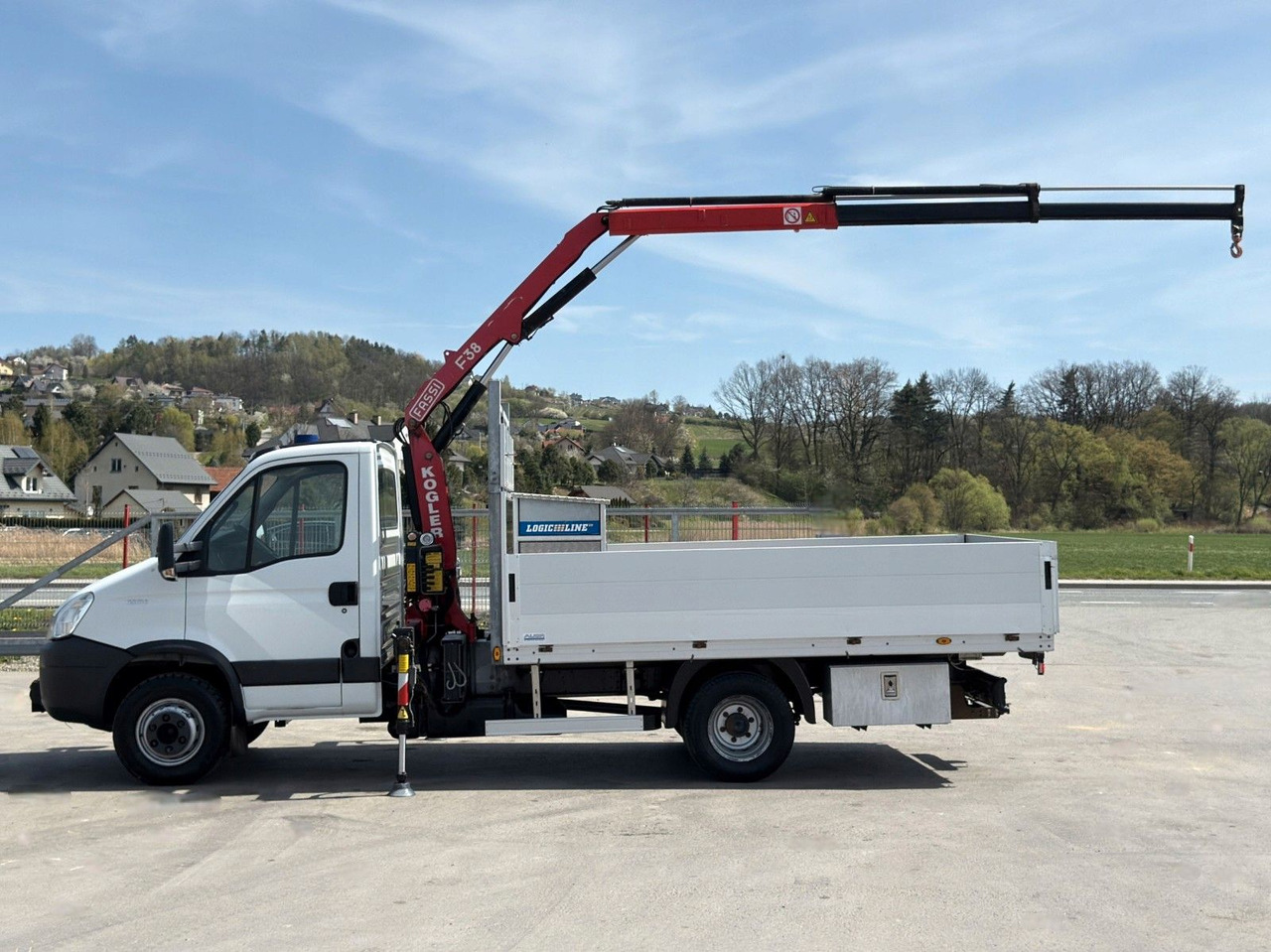 Iveco Daily 65C14 Pritsche 3,75 m FASSI F38 A.22 - Pritsche Transporter: das Bild 3 Iveco Daily 65C14 Pritsche 3,75 m FASSI F38 A.22 - Pritsche Transporter: das Bild 3