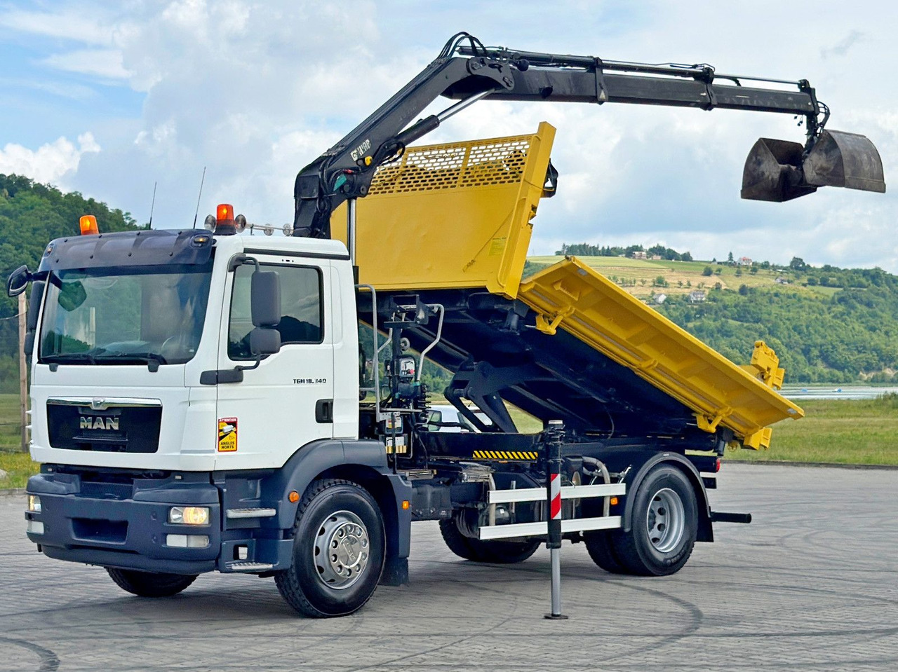 MAN TGM 18.340* KIPPER 4,05m*HIAB 111 B-2 HIDUO/FUNK - Kipper, Autokran: das Bild 3 MAN TGM 18.340* KIPPER 4,05m*HIAB 111 B-2 HIDUO/FUNK - Kipper, Autokran: das Bild 3