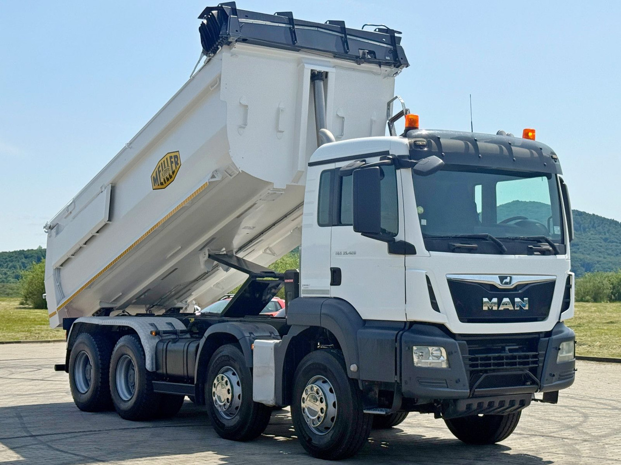 MAN TGS 35.420 KIPPER * 8x4 * TOPZUSTAND - Kipper: das Bild 4 MAN TGS 35.420 KIPPER * 8x4 * TOPZUSTAND - Kipper: das Bild 4