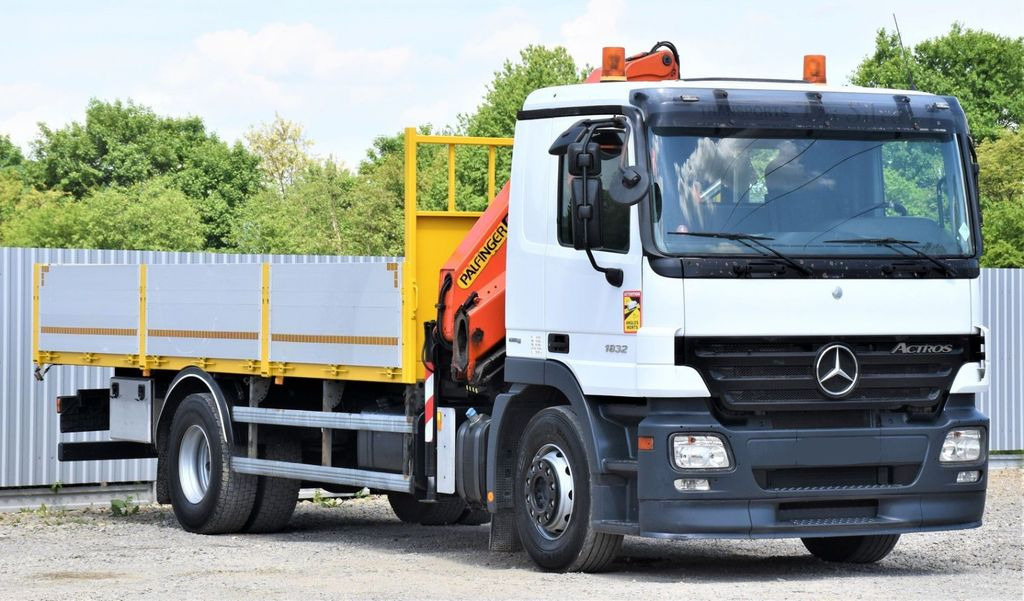 Mercedes-Benz ACTROS 1832 PRITSCHE 6,70m * PK 15500*TOPZUSTAND Mercedes-Benz ACTROS 1832 PRITSCHE 6,70m * PK 15500*TOPZUSTAND - Autokran: das Bild 3 Mercedes-Benz ACTROS 1832 PRITSCHE 6,70m * PK 15500*TOPZUSTAND Mercedes-Benz ACTROS 1832 PRITSCHE 6,70m * PK 15500*TOPZUSTAND - Autokran: das Bild 3