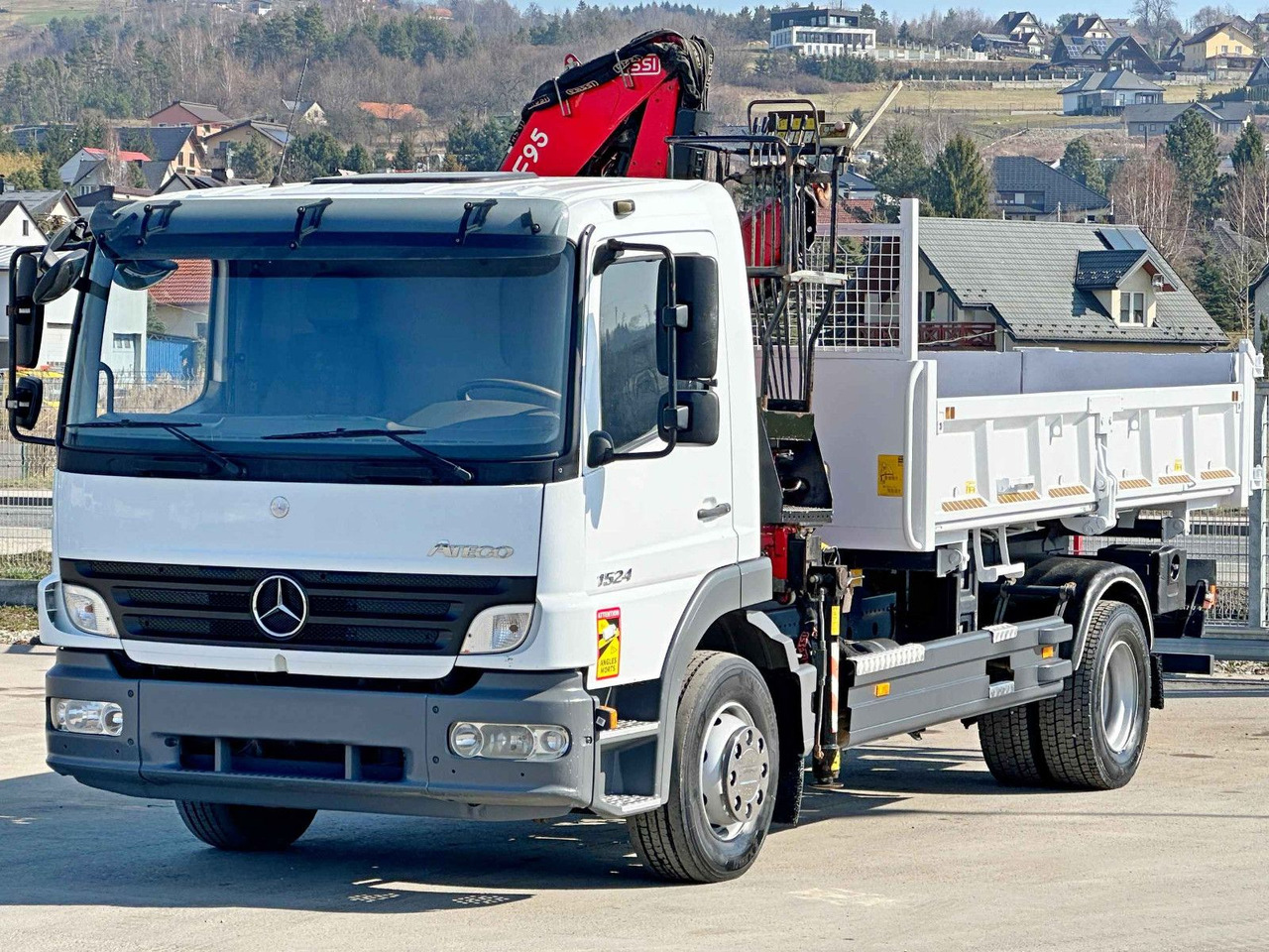 Mercedes-Benz ATEGO 1524 Kipper 4,35 m* FASSI F95A.21* TOP - Autokran: das Bild 2 Mercedes-Benz ATEGO 1524 Kipper 4,35 m* FASSI F95A.21* TOP - Autokran: das Bild 2