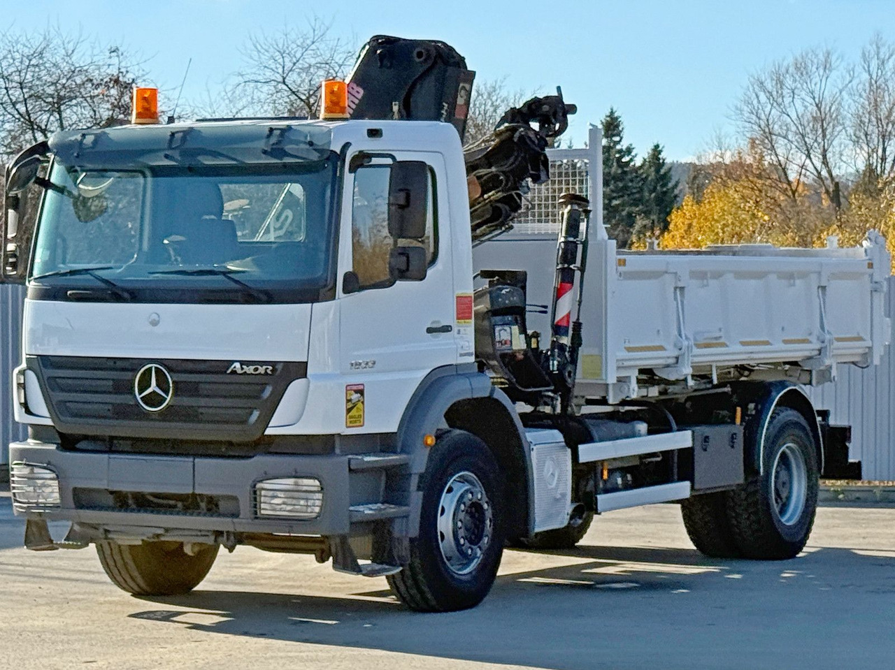 Mercedes-Benz AXOR 1833 * HIAB 144 B - 3 HIDUO + FUNK * TOP - Autokran: das Bild 5 Mercedes-Benz AXOR 1833 * HIAB 144 B - 3 HIDUO + FUNK * TOP - Autokran: das Bild 5