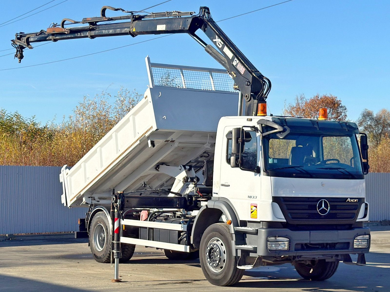 Mercedes-Benz AXOR 1833 * HIAB 144 B - 3 HIDUO + FUNK * TOP - Autokran: das Bild 2 Mercedes-Benz AXOR 1833 * HIAB 144 B - 3 HIDUO + FUNK * TOP - Autokran: das Bild 2