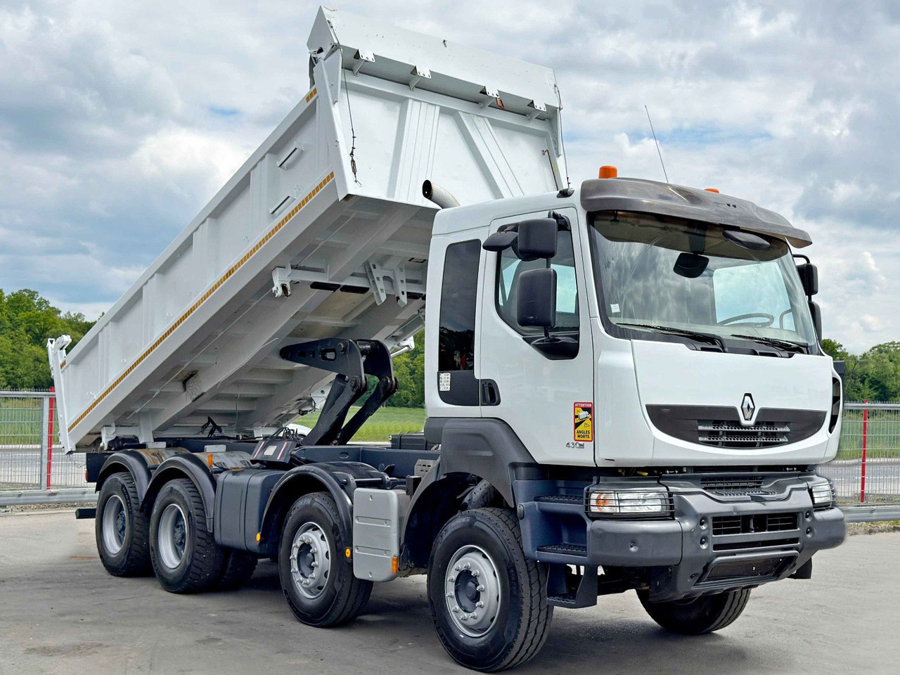 Renault KERAX 430 DXI * KIPPER 6,00 m / 8x4 * TOP - Kipper, Autokran: das Bild 3 Renault KERAX 430 DXI * KIPPER 6,00 m / 8x4 * TOP - Kipper, Autokran: das Bild 3