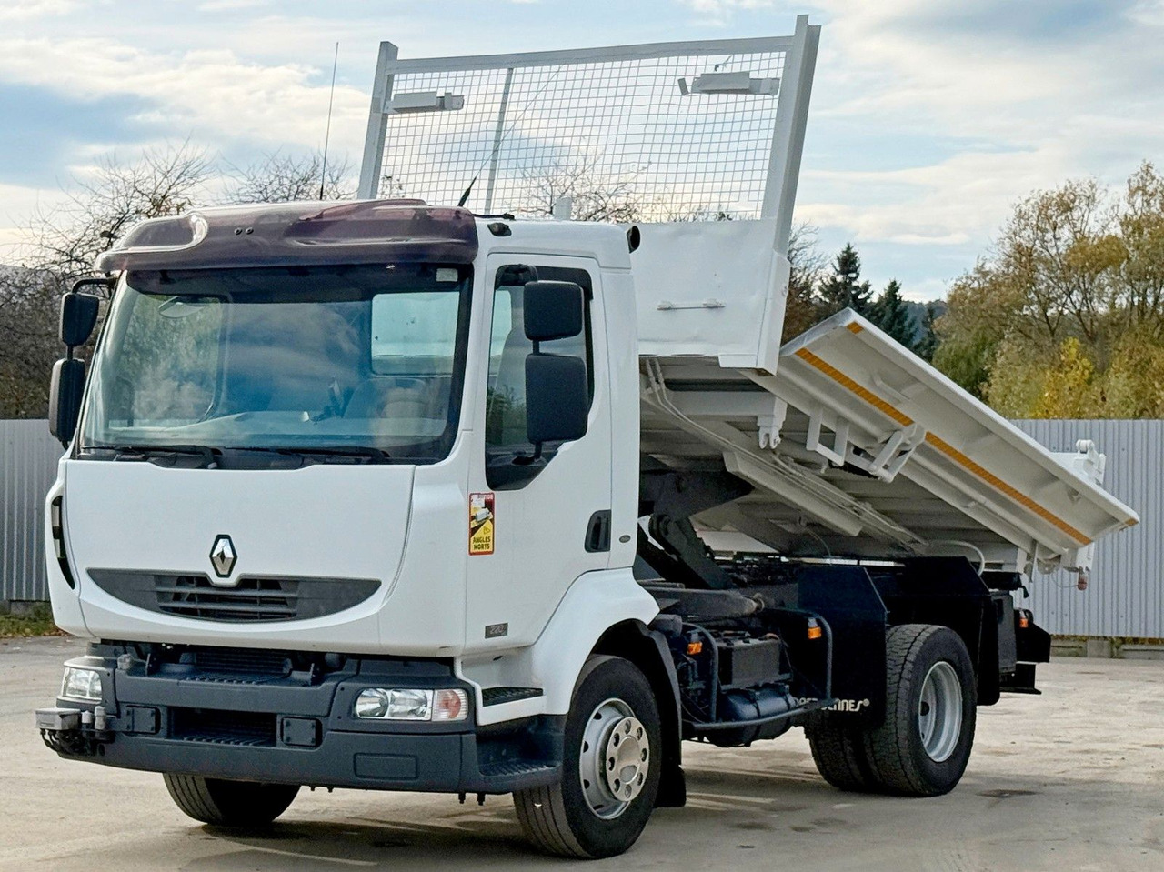 Renault MIDLUM 220 DCI *KIPPER 3,80m * BORDMATIC - Kipper, Autokran: das Bild 5 Renault MIDLUM 220 DCI *KIPPER 3,80m * BORDMATIC - Kipper, Autokran: das Bild 5
