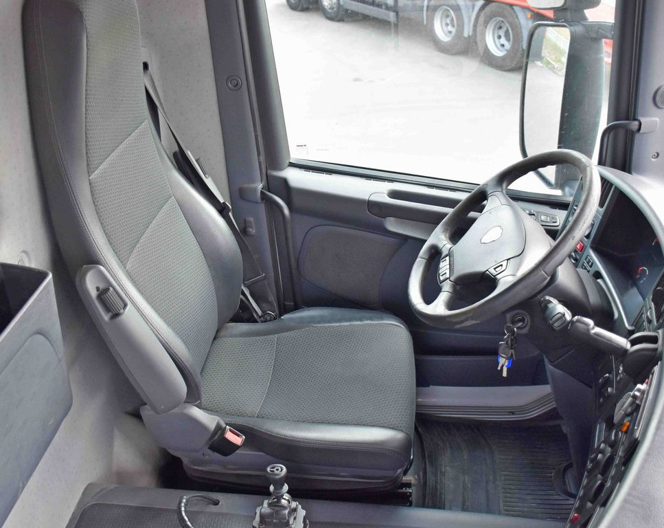 Innenraum Bild 1: Kipper Scania G 450 * Kipper * TOPZUSTAND / 8x4 Scania G 450 * Kipper * TOPZUSTAND / 8x4