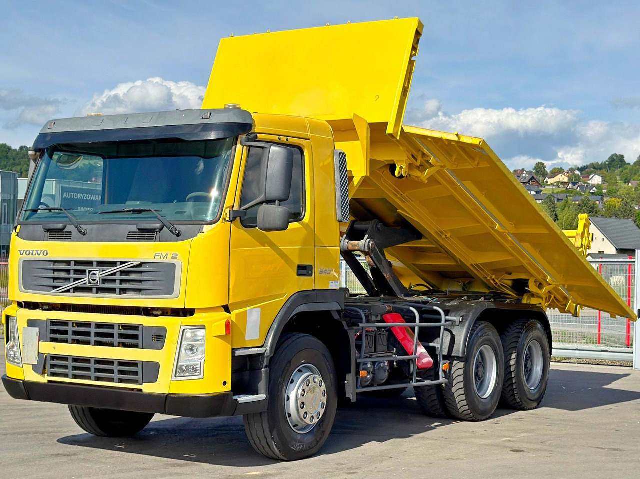 Volvo FM 370 Kipper 6,20 m + BORDMATIC / 8x4 Volvo FM 12 340 Kipper 5,05 m + BORDMATIC / 6x4 - Kipper, Autokran: das Bild 3 Volvo FM 370 Kipper 6,20 m + BORDMATIC / 8x4 Volvo FM 12 340 Kipper 5,05 m + BORDMATIC / 6x4 - Kipper, Autokran: das Bild 3