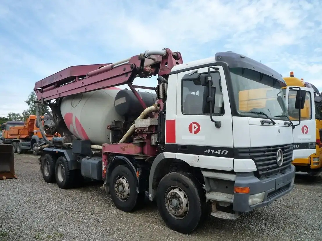 Mercedes-Benz Actros 4141 - Fahrmischerbetonpumpe: das Bild 2 Mercedes-Benz Actros 4141 - Fahrmischerbetonpumpe: das Bild 2