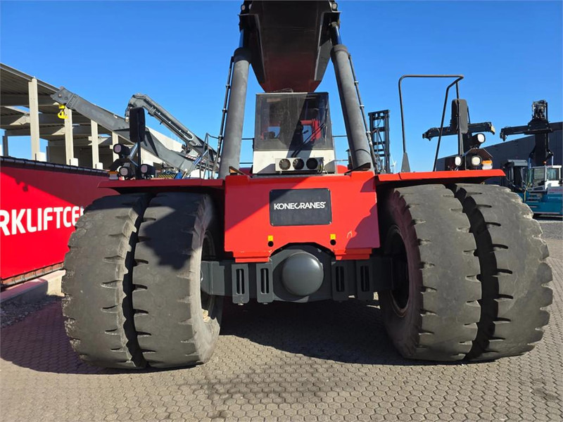 Reach stacker KONECRANES SMV 4535 TB5: das Bild 9