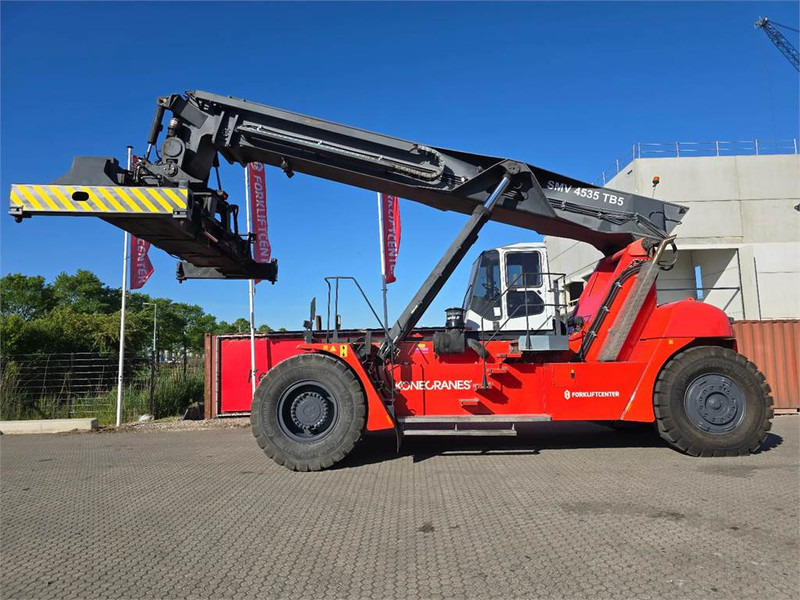 KONECRANES SMV 4535 TB5 - Reach stacker: das Bild 2 KONECRANES SMV 4535 TB5 - Reach stacker: das Bild 2