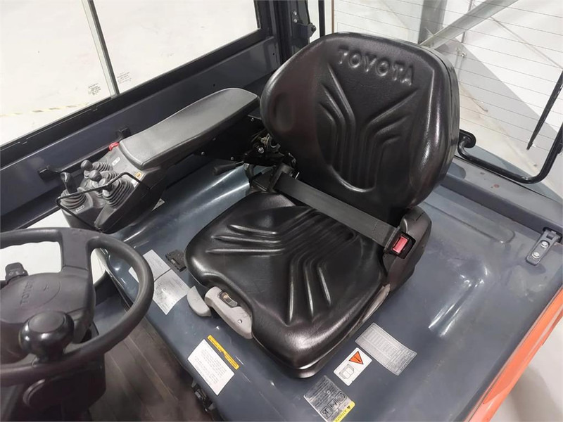 Elektrostapler Toyota 8FBMKT25: das Bild 9 Elektrostapler Toyota 8FBMKT25: das Bild 9