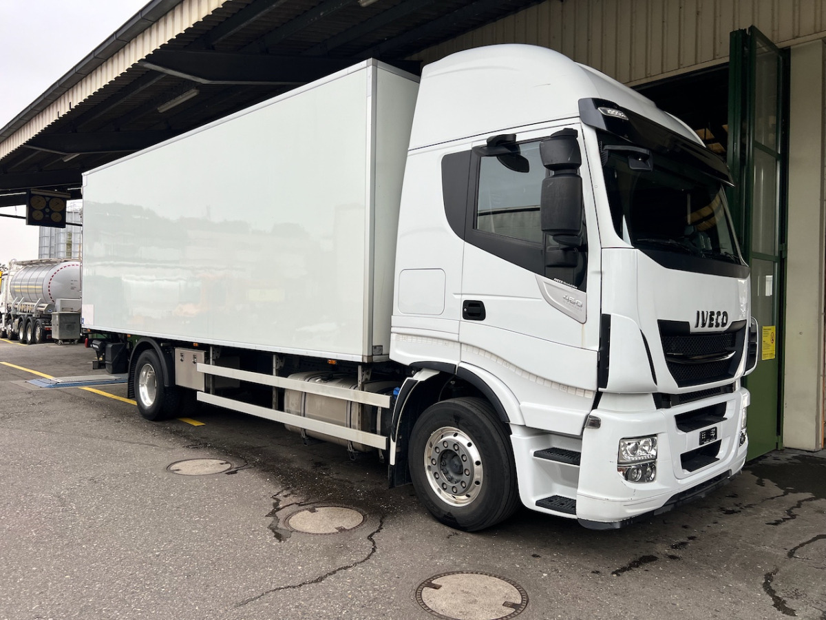 IVECO 190S46 Stralis - Koffer LKW: das Bild 1 IVECO 190S46 Stralis - Koffer LKW: das Bild 1