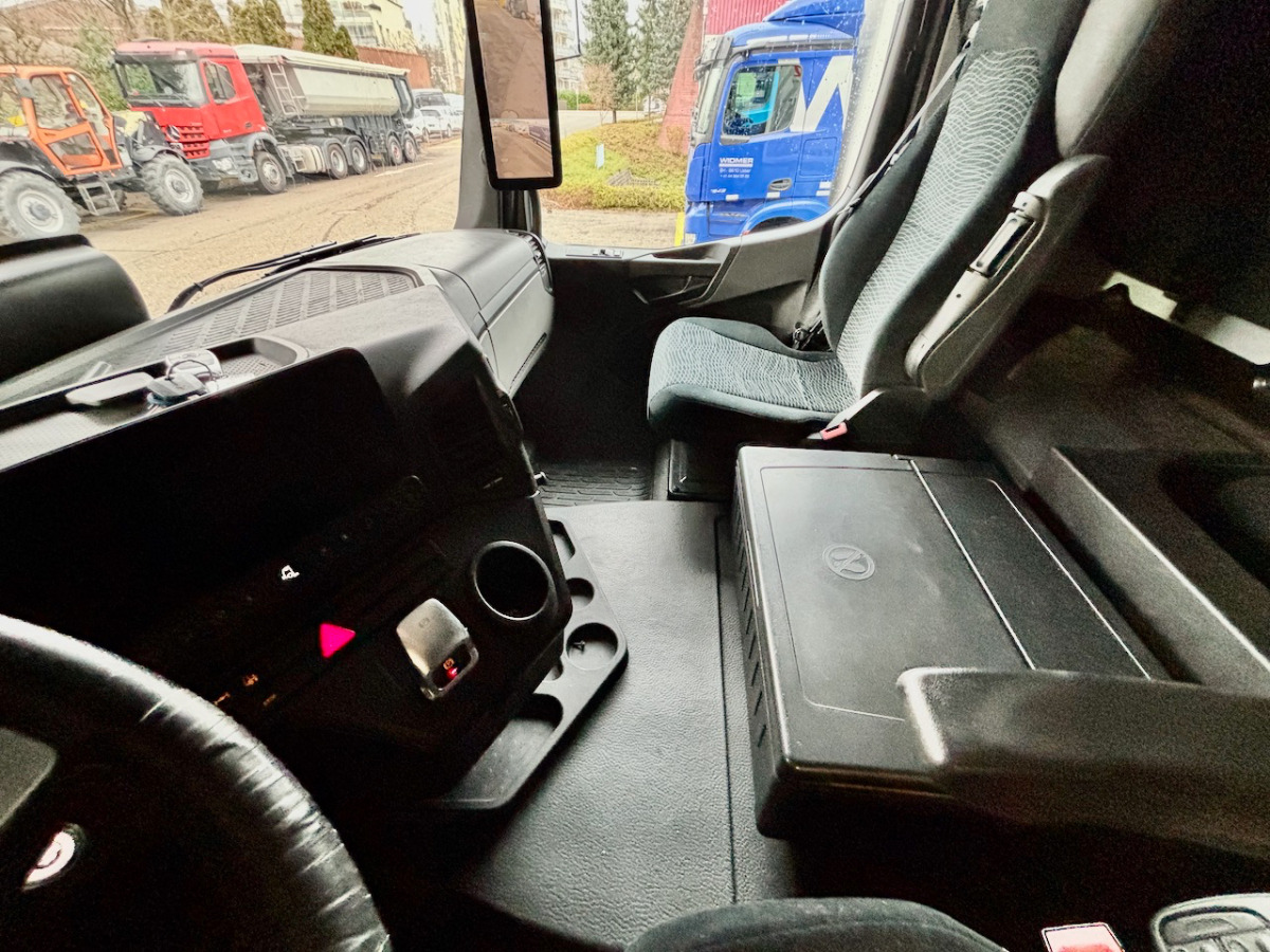 MERCEDES Actros 1843 - Koffer LKW: das Bild 5 MERCEDES Actros 1843 - Koffer LKW: das Bild 5