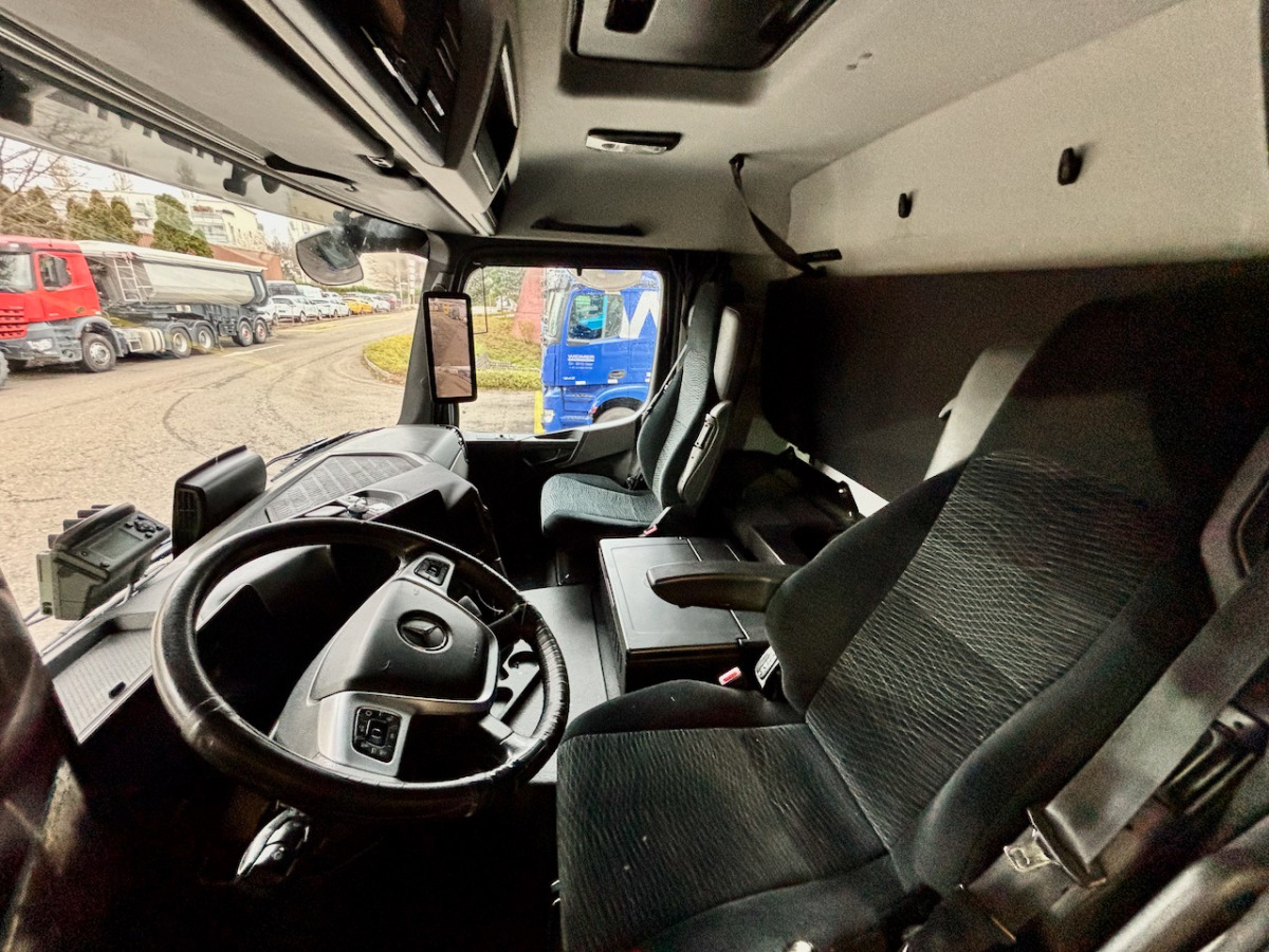 MERCEDES Actros 1843 - Koffer LKW: das Bild 4 MERCEDES Actros 1843 - Koffer LKW: das Bild 4