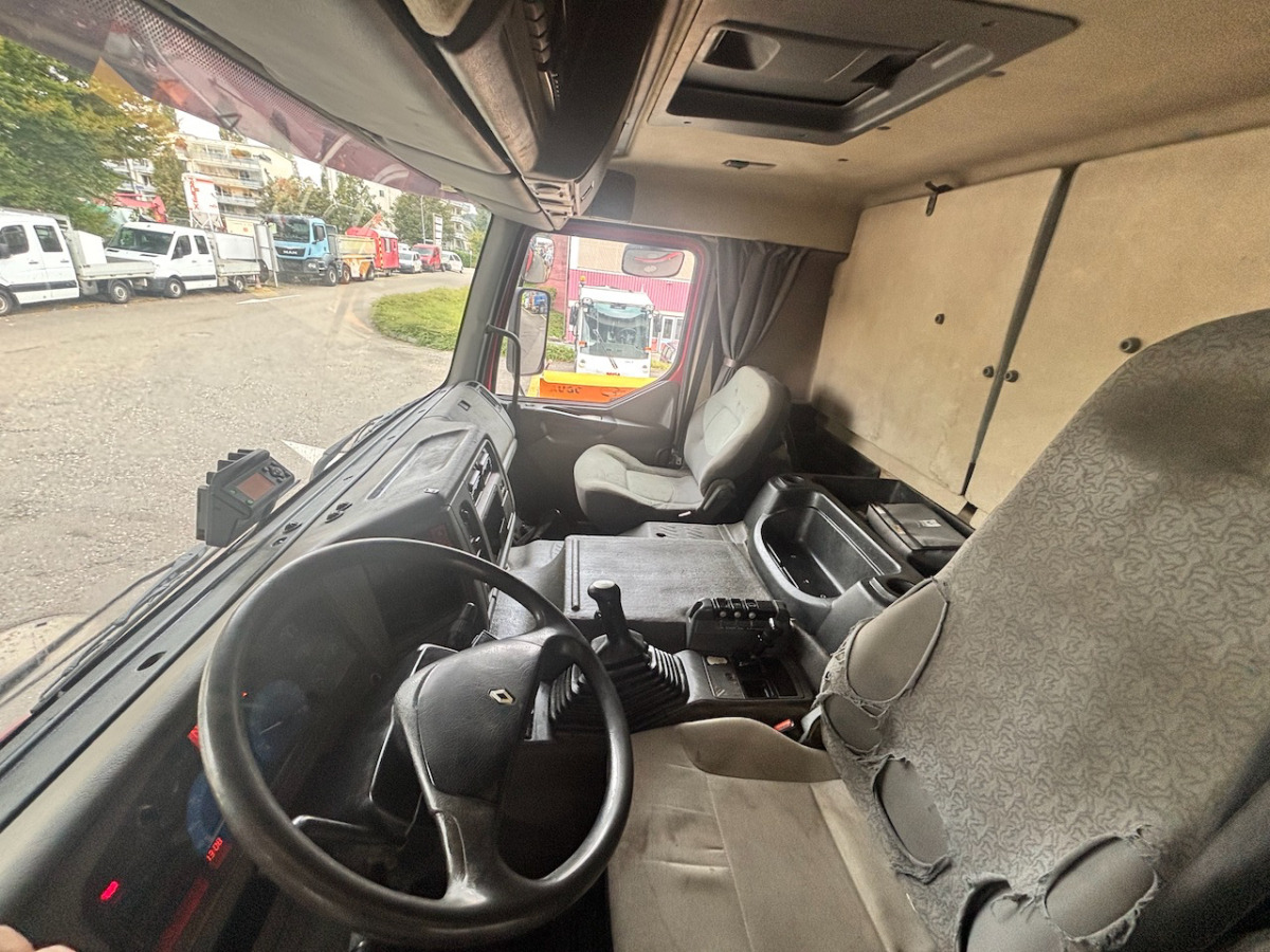 RENAULT Kerax 420DCI 4x4 - Kipper: das Bild 4 RENAULT Kerax 420DCI 4x4 - Kipper: das Bild 4