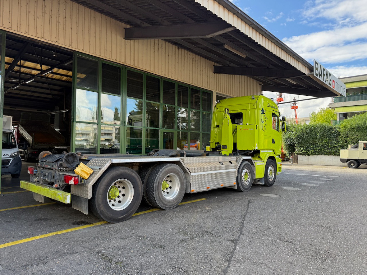 Abrollkipper SCANIA R490     8x4: das Bild 13