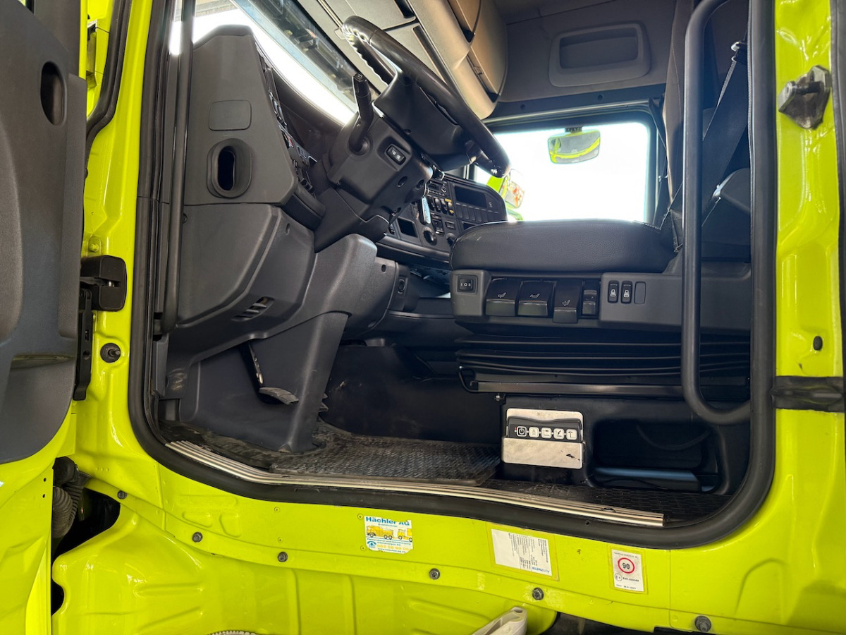 Abrollkipper SCANIA R490     8x4: das Bild 6