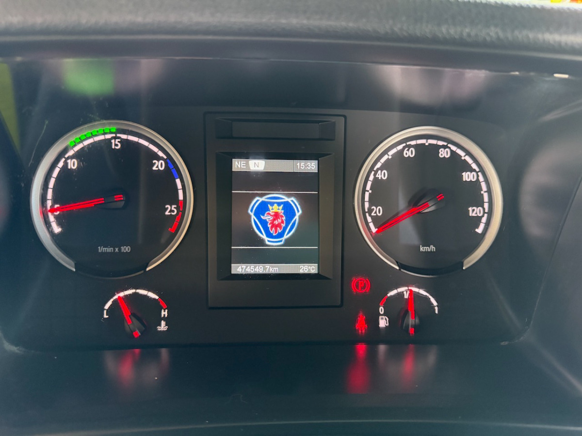 Abrollkipper SCANIA R490     8x4: das Bild 8