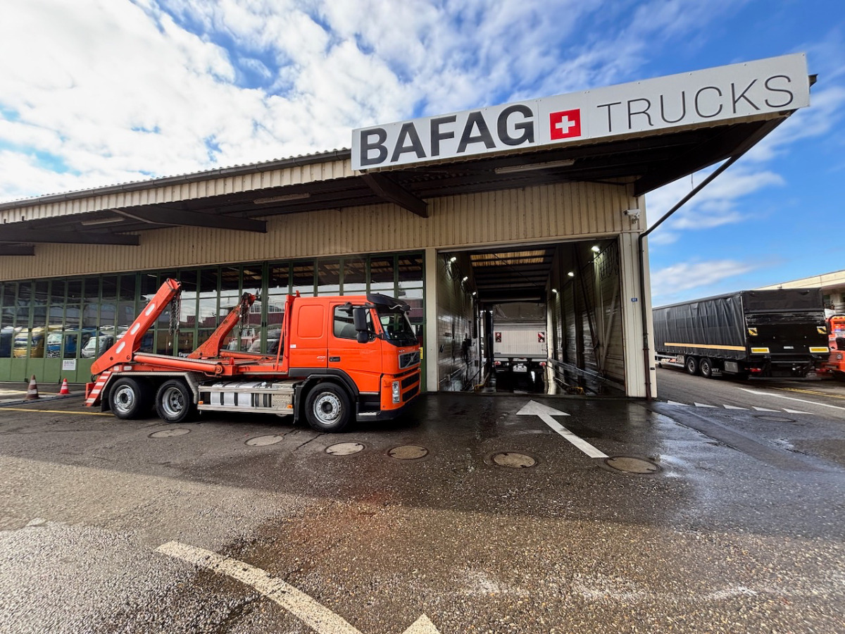 VOLVO FM 400 - Absetzkipper: das Bild 2 VOLVO FM 400 - Absetzkipper: das Bild 2
