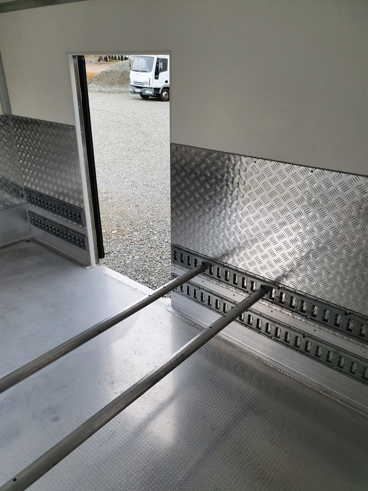 Iveco Daily 180 Tiefkühlkoffer 6PAL - Kühltransporter: das Bild 5 Iveco Daily 180 Tiefkühlkoffer 6PAL - Kühltransporter: das Bild 5
