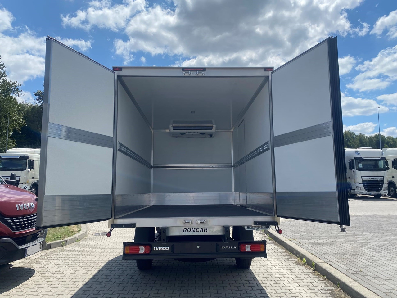 Iveco Daily 35C18 Tiefkühlkoffer -20°C - Kühltransporter: das Bild 2 Iveco Daily 35C18 Tiefkühlkoffer -20°C - Kühltransporter: das Bild 2
