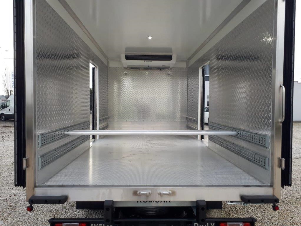 Iveco Daily 70C21A8 Tiefkühkoffer -18°C - Kühltransporter: das Bild 2 Iveco Daily 70C21A8 Tiefkühkoffer -18°C - Kühltransporter: das Bild 2