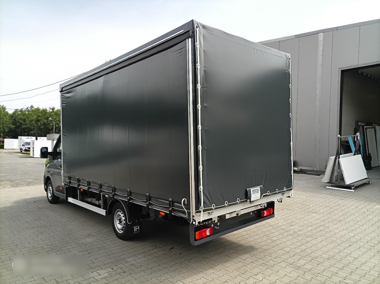 Renault Master 170 8 Pal Dachspoiler - Planen Transporter: das Bild 2 Renault Master 170 8 Pal Dachspoiler - Planen Transporter: das Bild 2