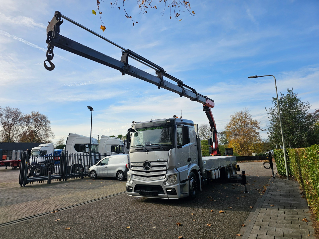 Mercedes Benz Actros 2645 6x4 - Pritsche LKW, Autokran: das Bild 3 Mercedes Benz Actros 2645 6x4 - Pritsche LKW, Autokran: das Bild 3